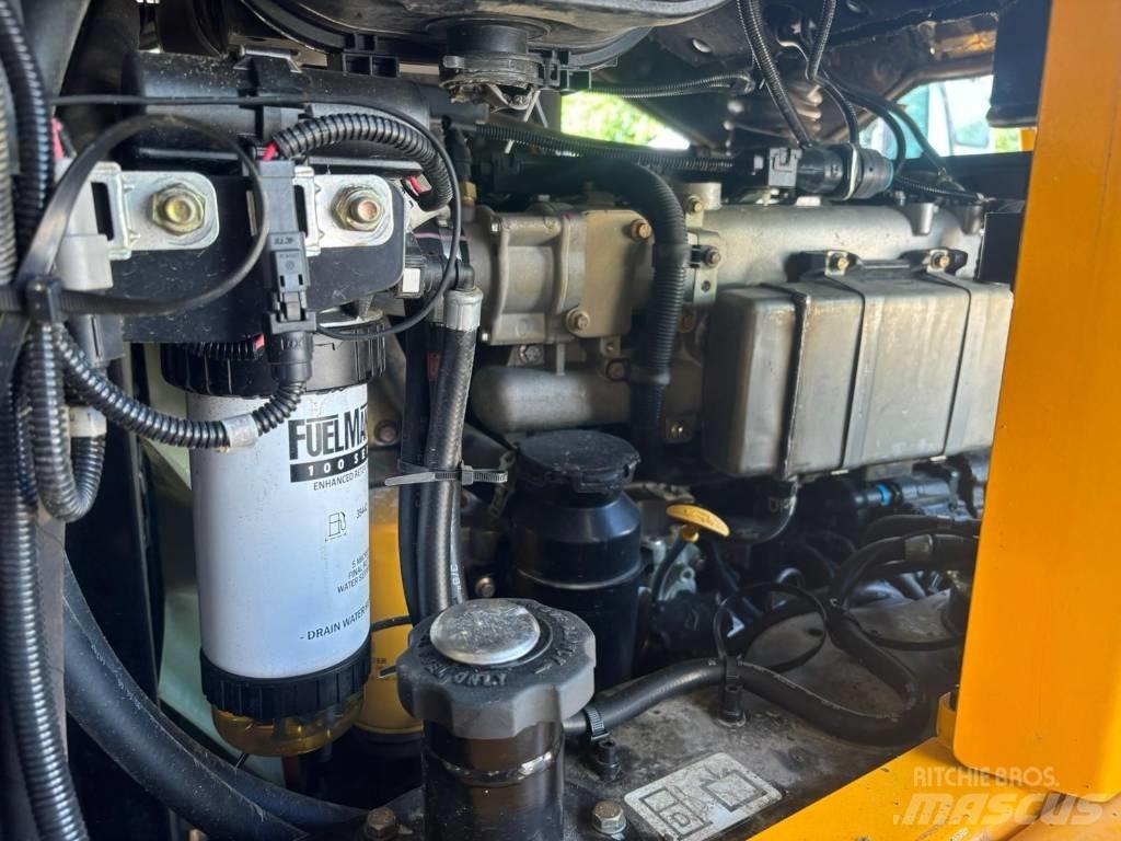 JCB Vibromax 6 ST Шарнирно-сочленённые самосвалы