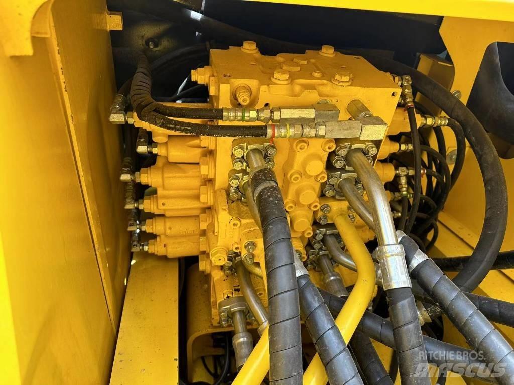 Komatsu PC 240 Гусеничные экскаваторы