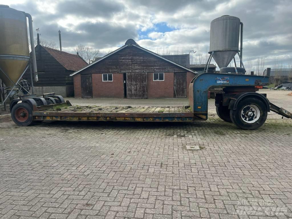 Nooteboom blauw Обычные тракторные прицепы