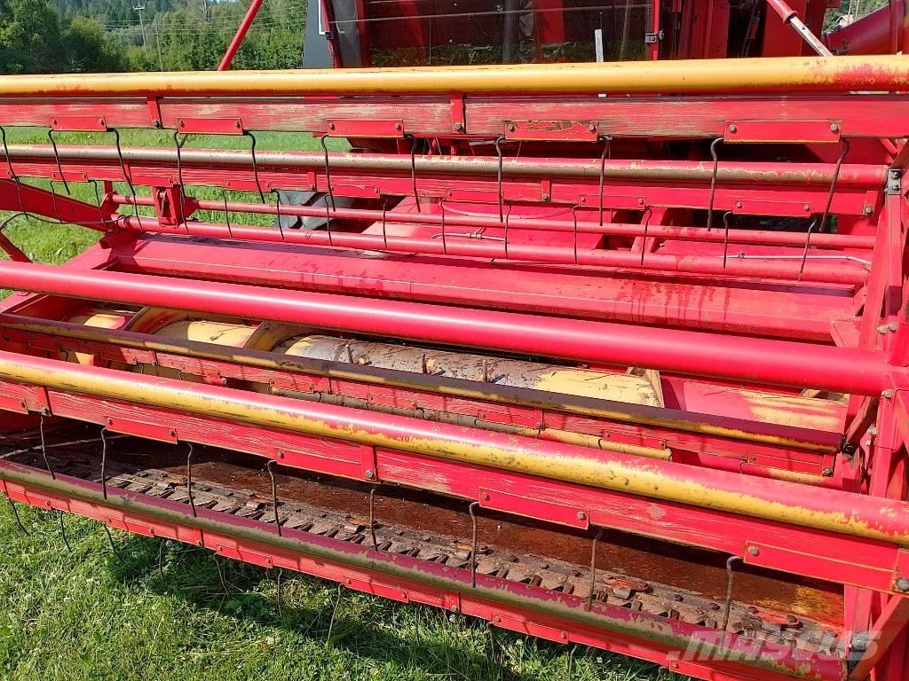 Massey Ferguson 16 Зерноуборочные комбайны