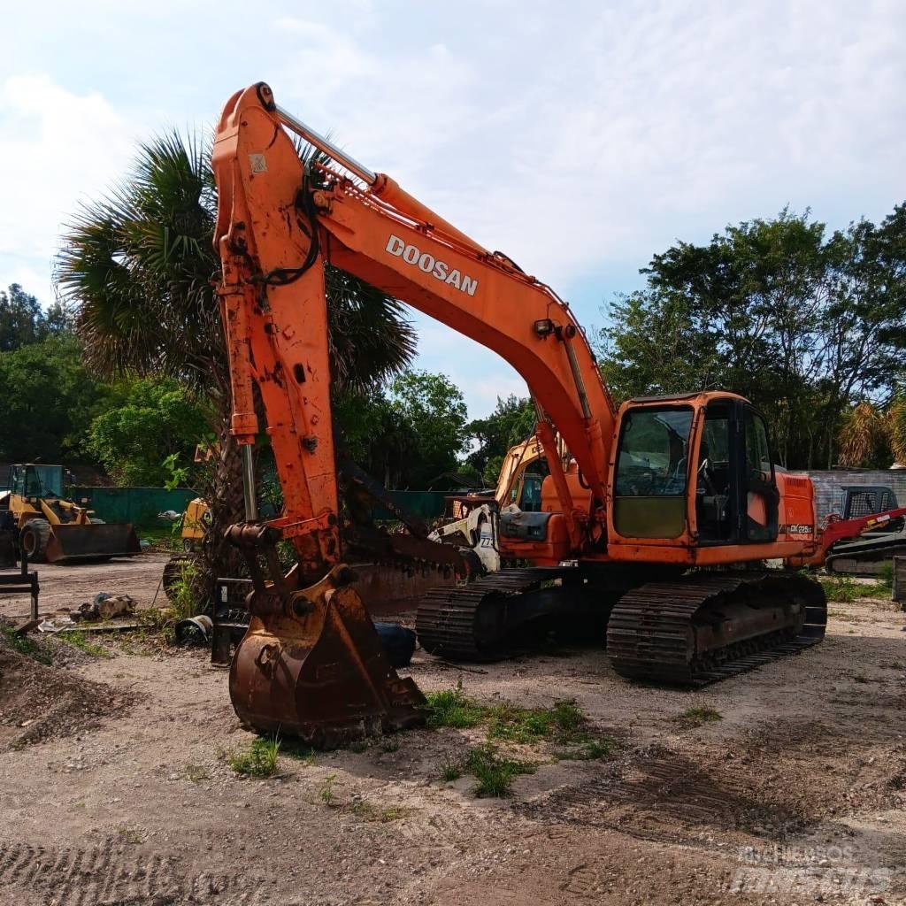 Doosan DX 225 LC Гусеничные экскаваторы