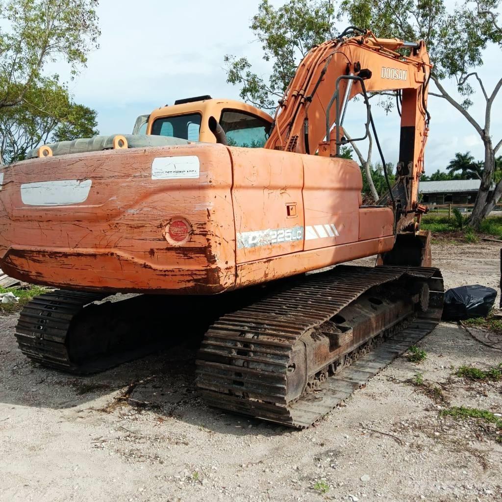 Doosan DX 225 LC Гусеничные экскаваторы