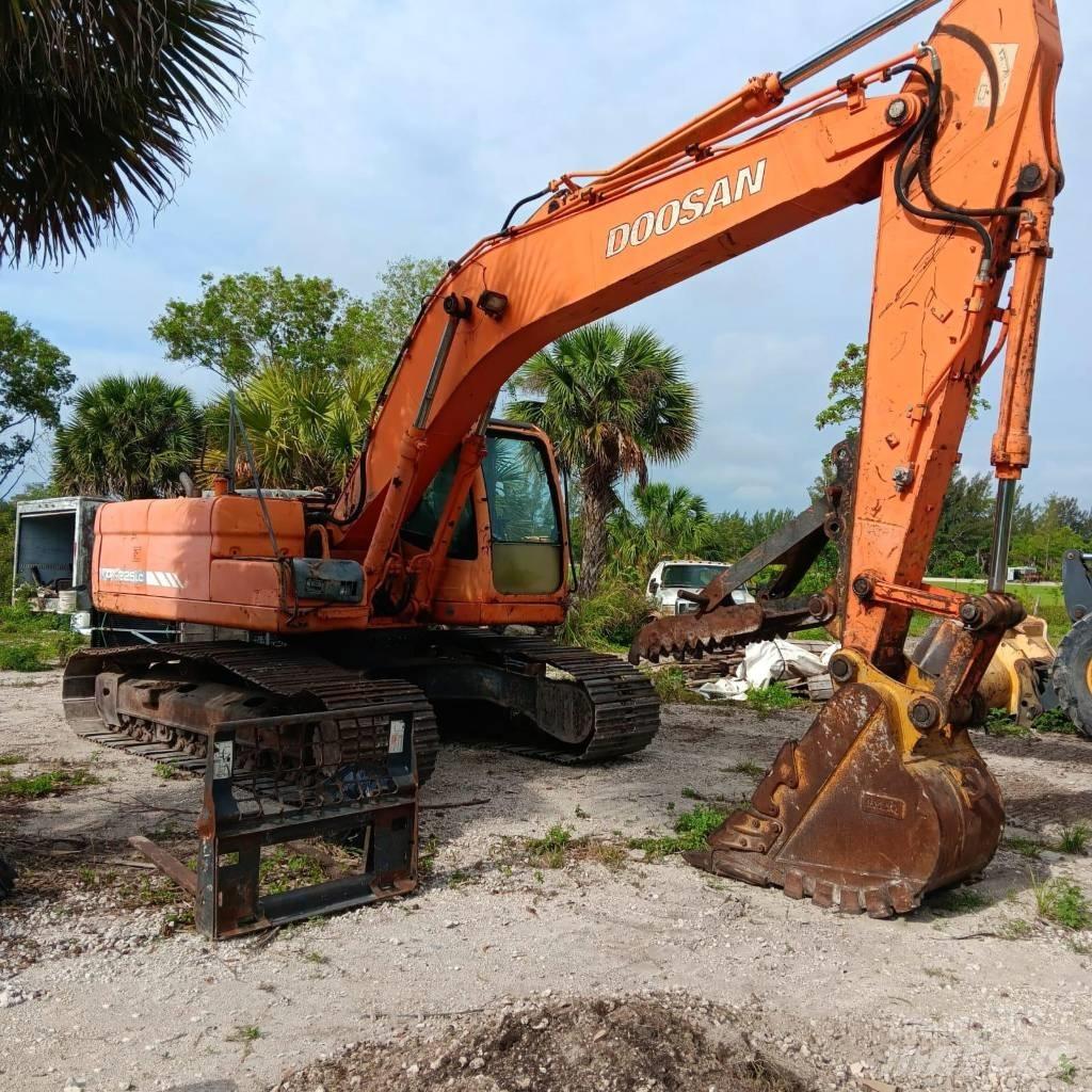 Doosan DX 225 LC Гусеничные экскаваторы