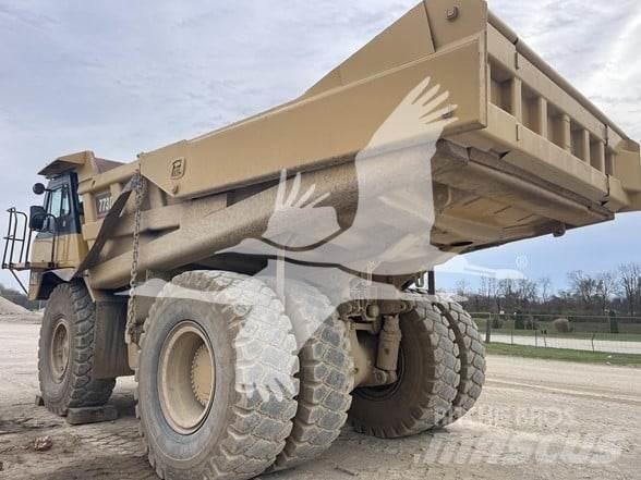 CAT 773D Шарнирно-сочленённые самосвалы