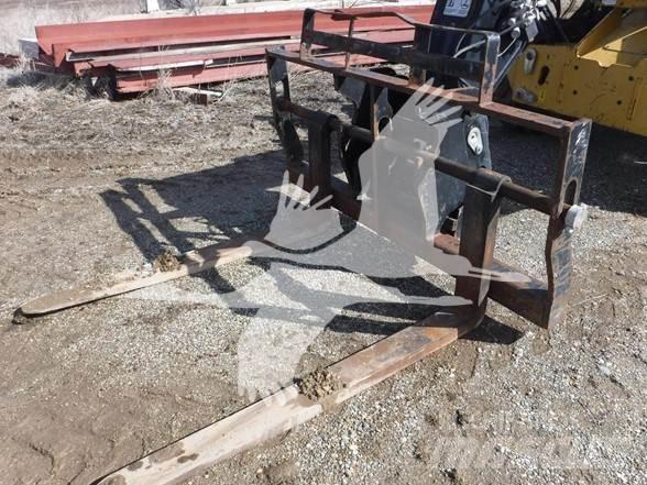 CAT TH514C Телескопические погрузчики