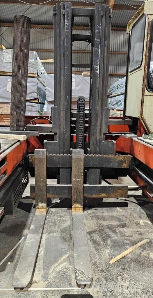 Kalmar DFQ 40 Боковые погрузчики