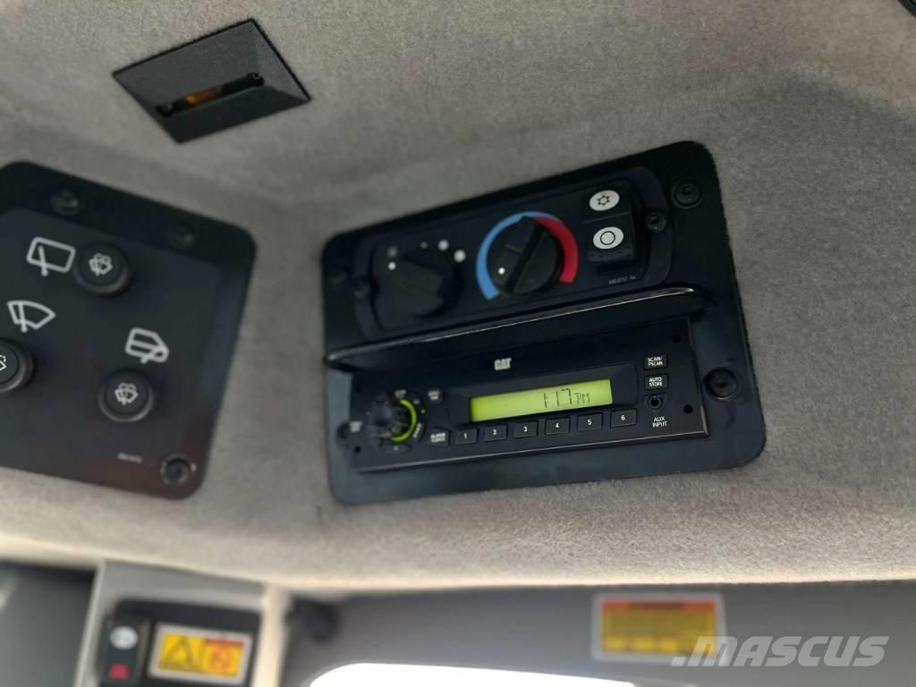 CAT 140M Грейдеры