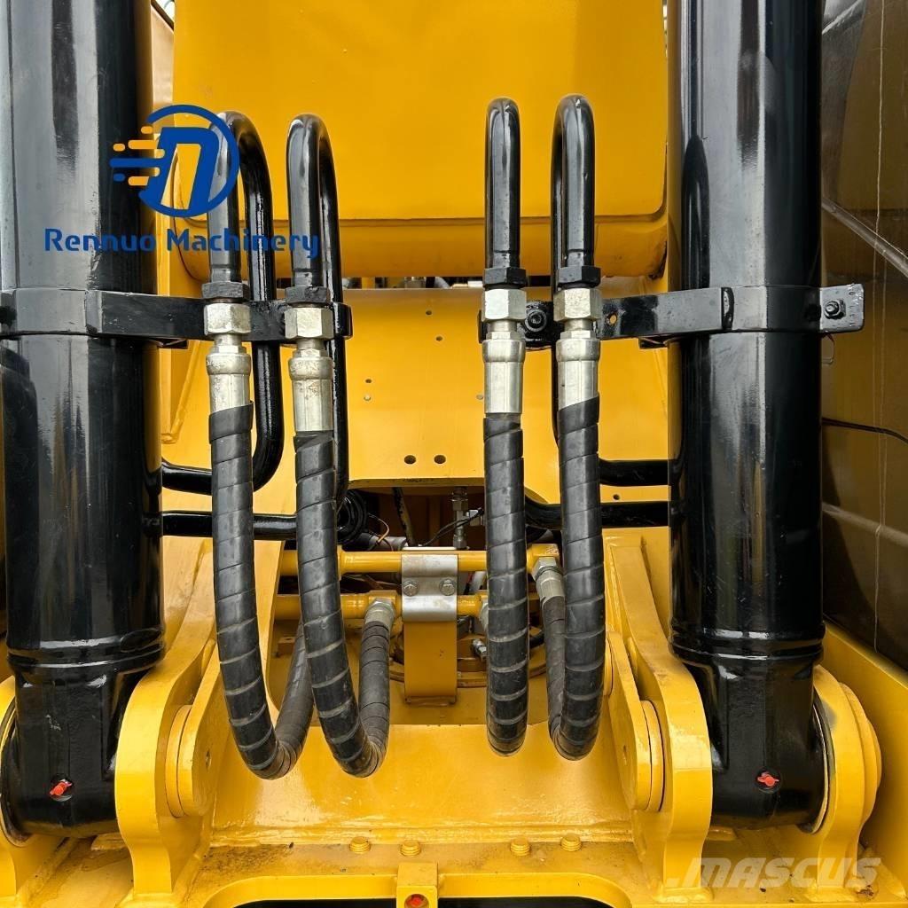 CAT 320D2 Гусеничные экскаваторы