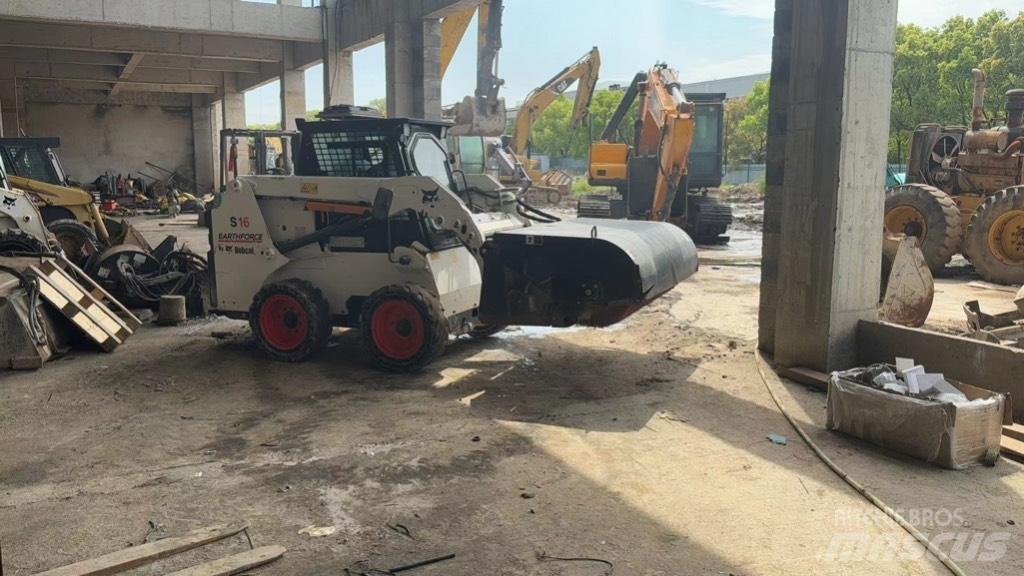 Bobcat S 16 Мини-погрузчики