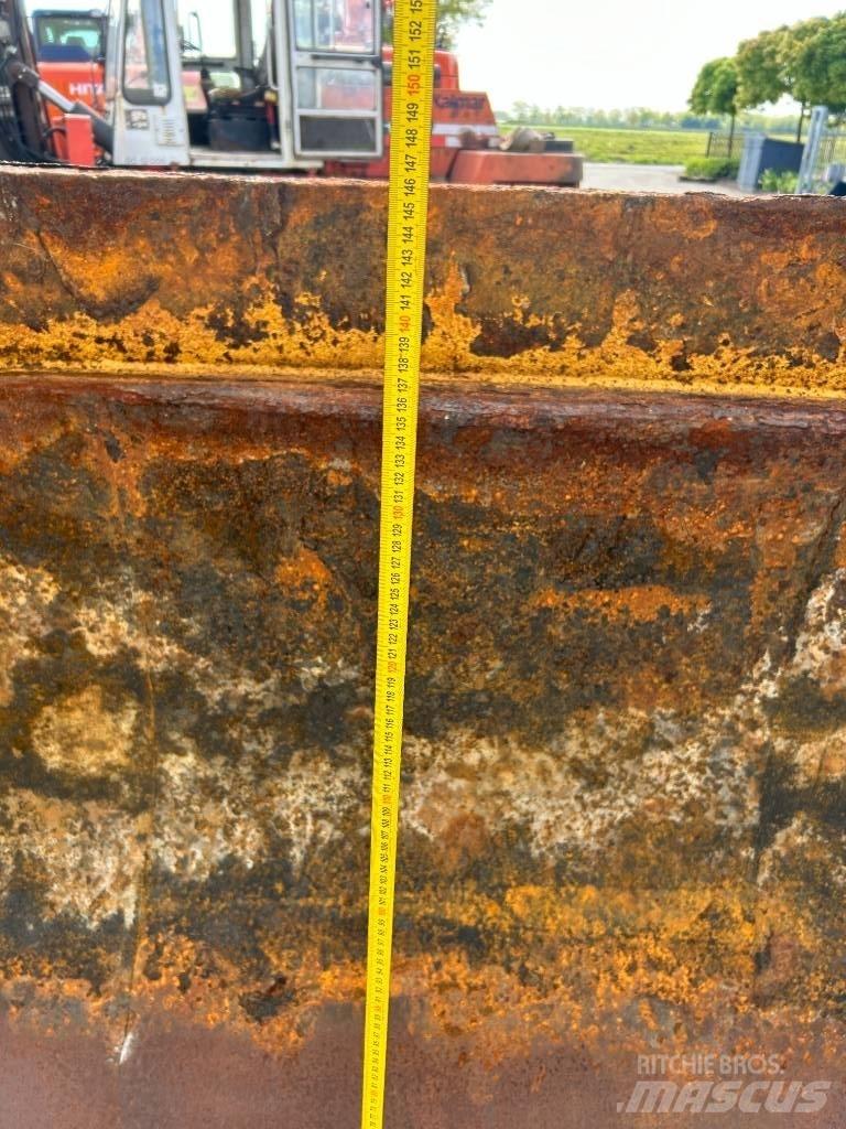  Doozerblad Oud Бульдозерные отвалы