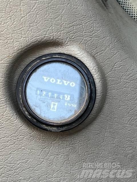 Volvo EC 220 DL Гусеничные экскаваторы