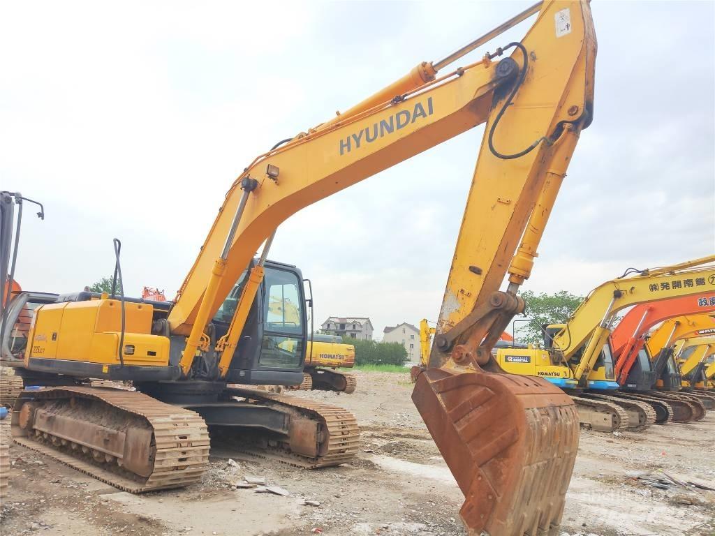 Hyundai R225LC-7 Гусеничные экскаваторы