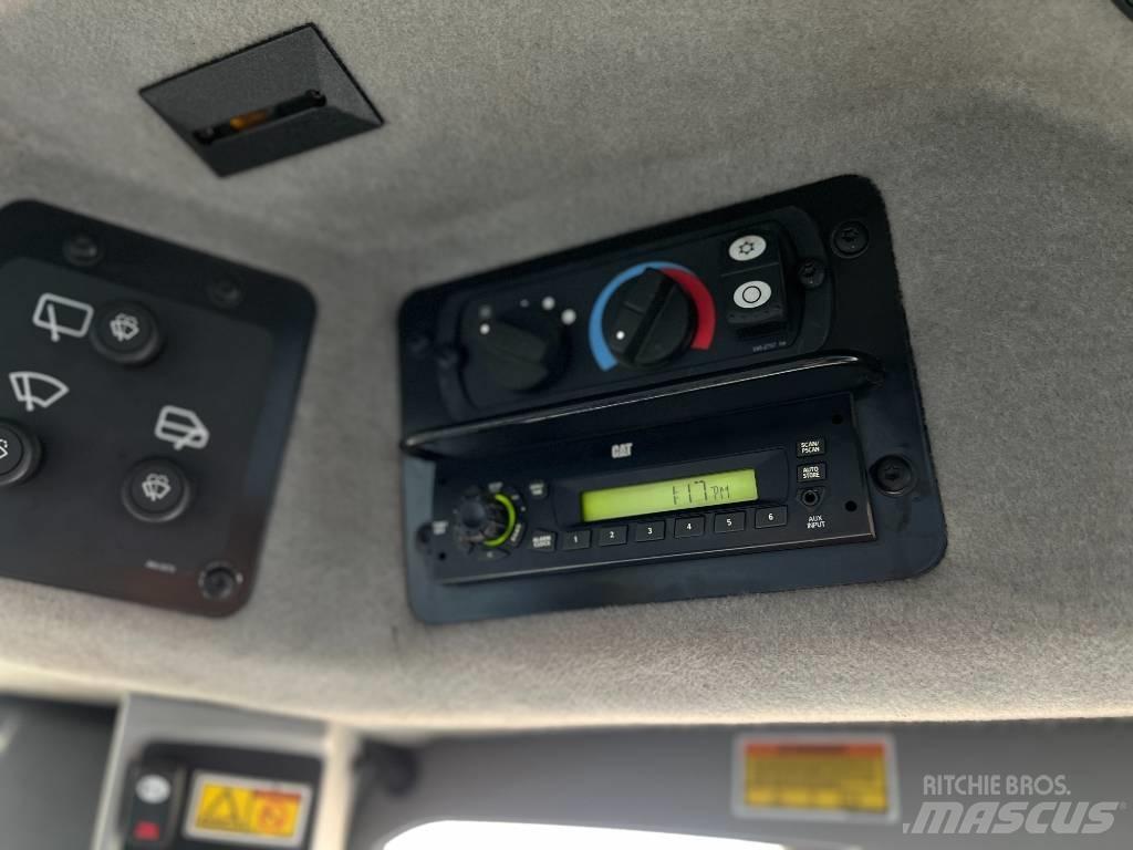 CAT 140M Грейдеры