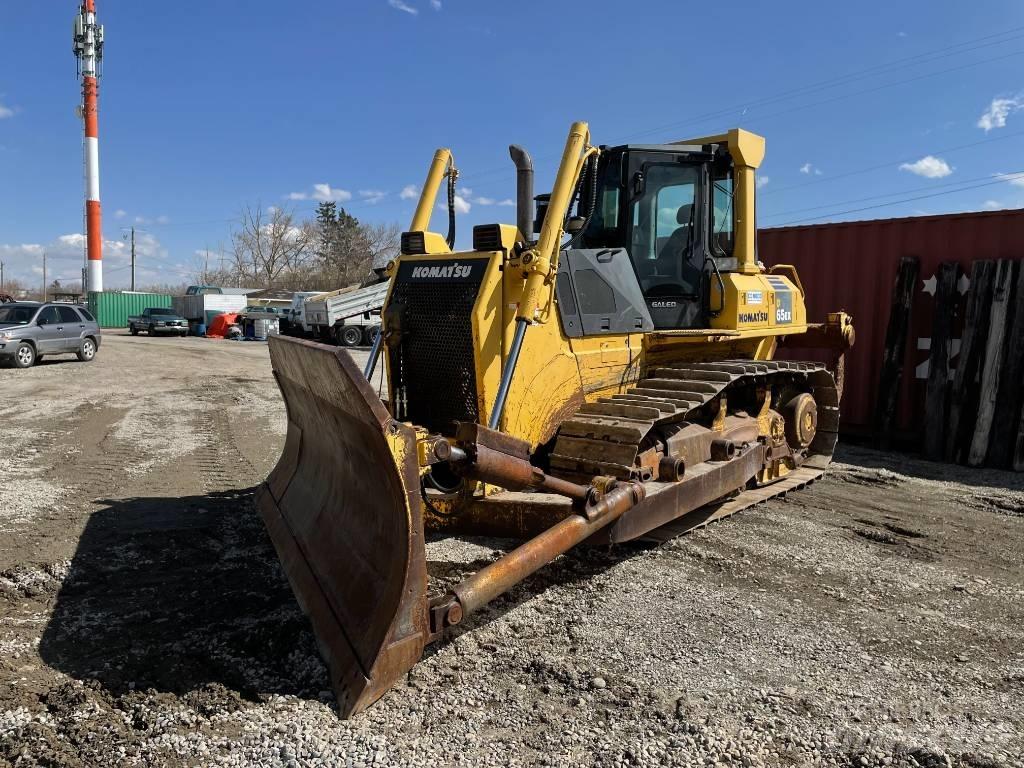 Komatsu D65EX-15 Гусеничные бульдозеры