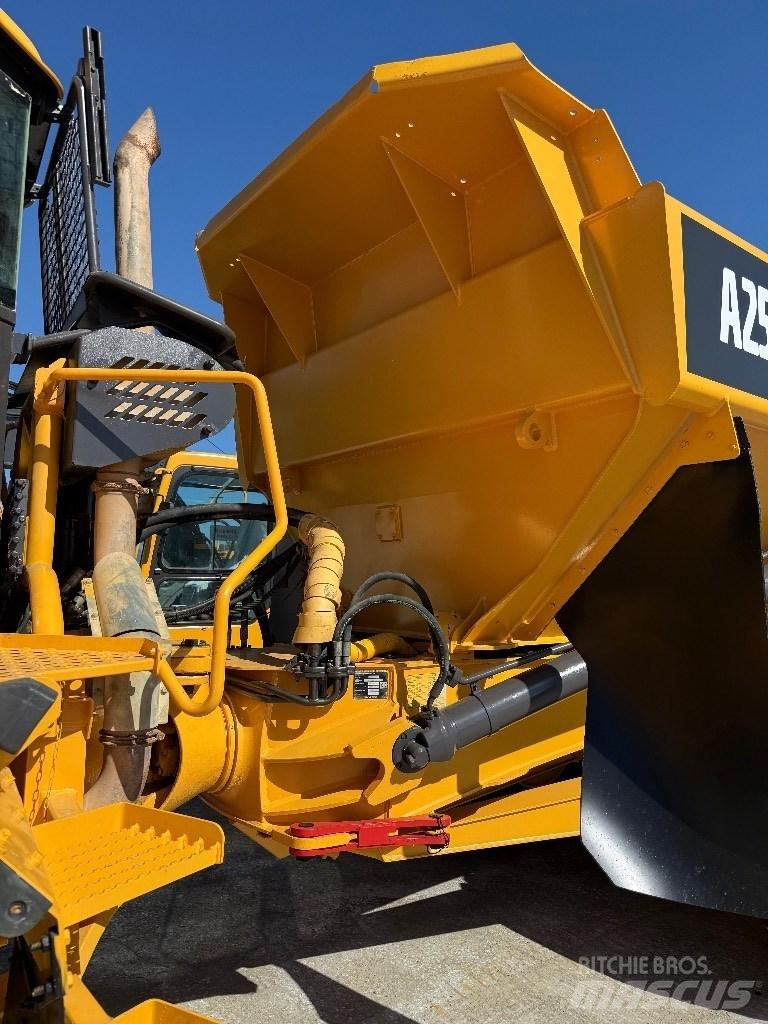 Volvo A25D Шарнирно-сочленённые самосвалы