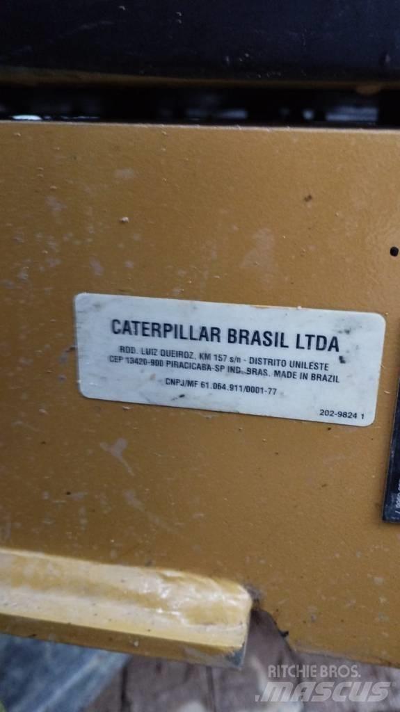 CAT 313D2L Гусеничные экскаваторы