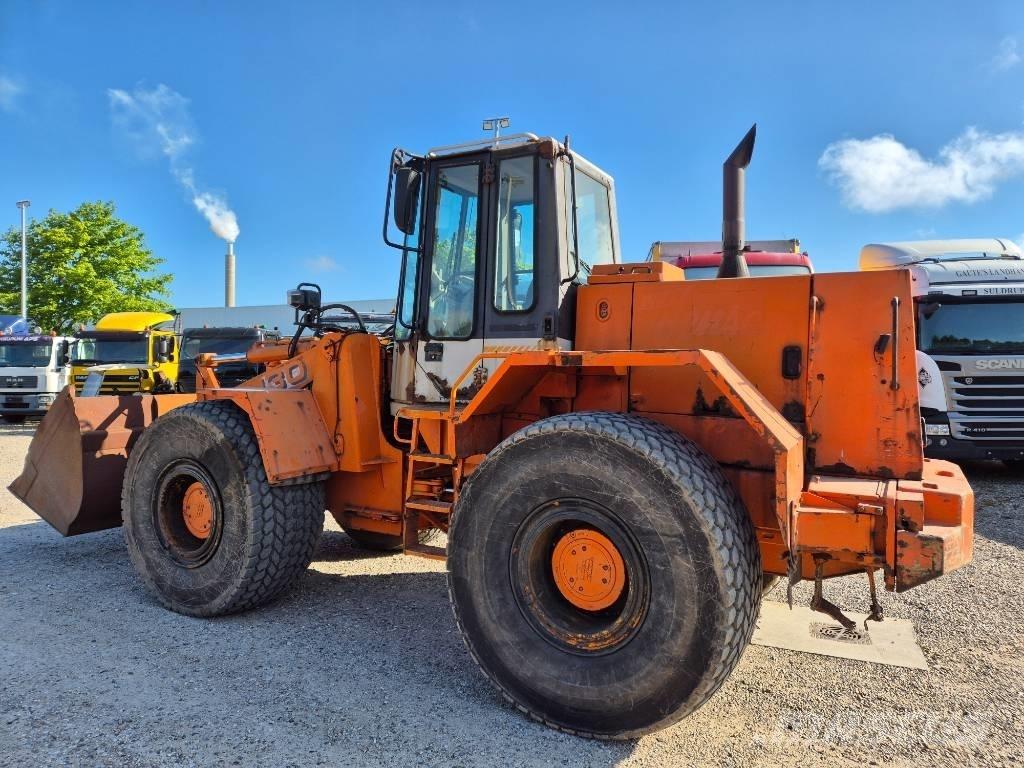 Hitachi FR 130 Фронтальные погрузчики