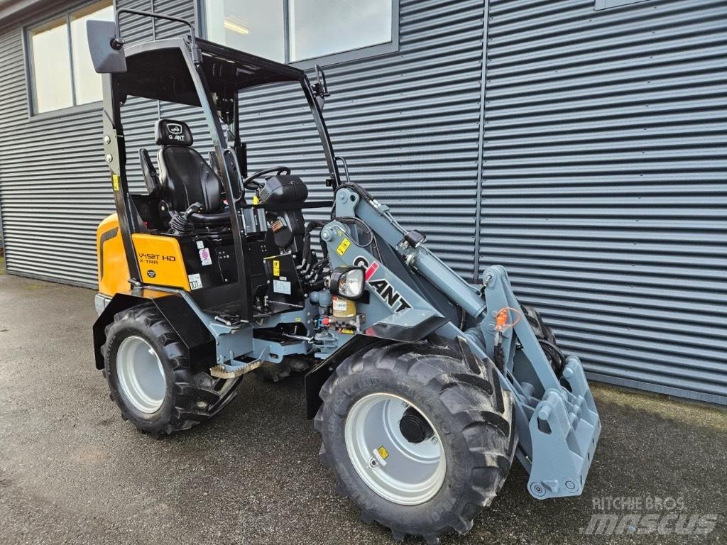 GiANT v452t hd xtra Малые погрузчики