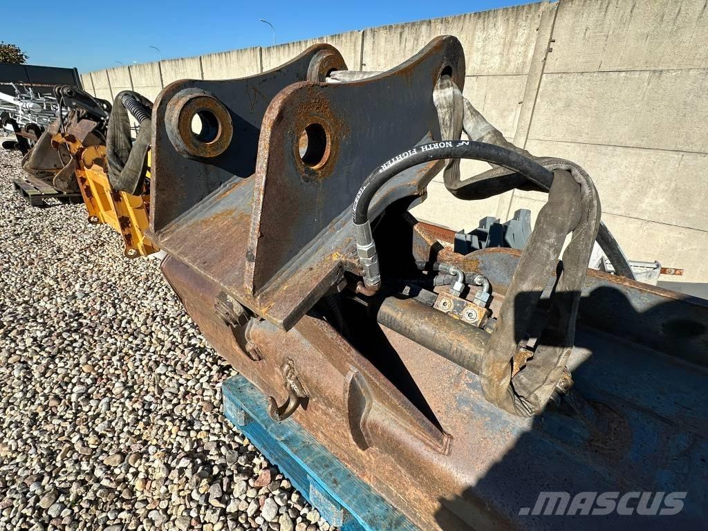 Hitachi ZX170-5B Экскаваторные стрелы