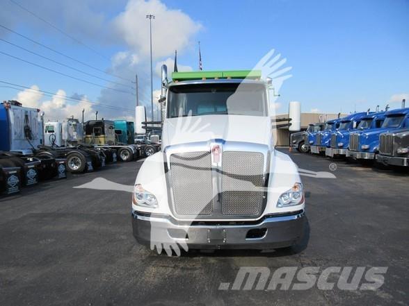 Kenworth T680 Грузовики-Самосвалы