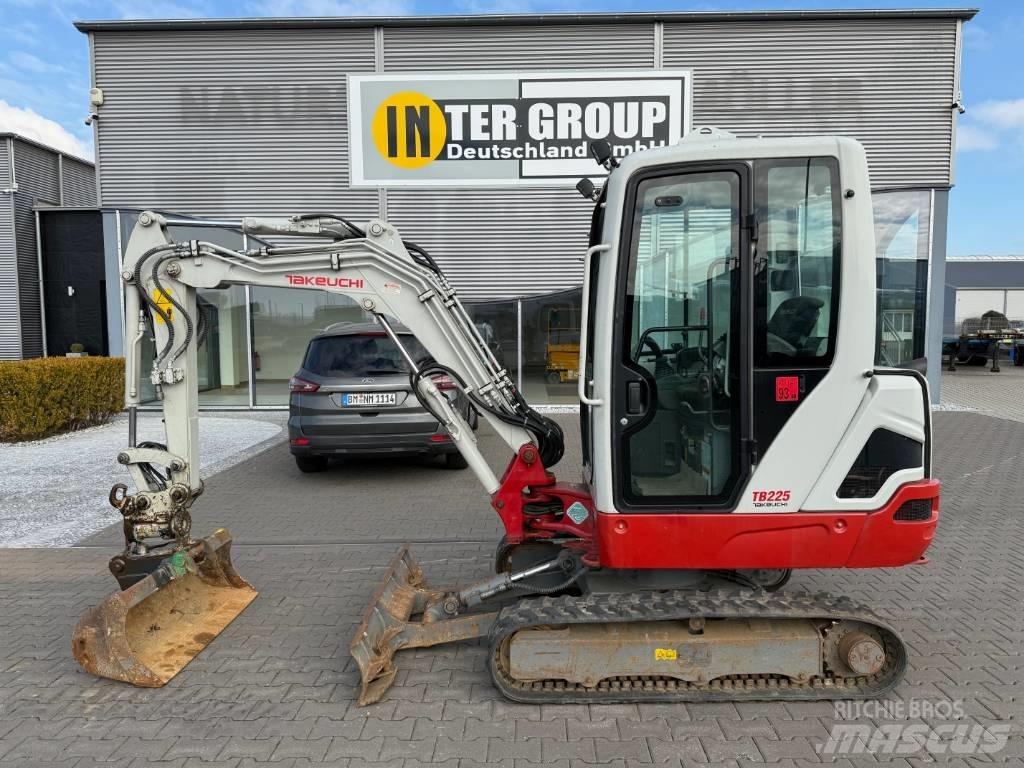 Takeuchi TB 225 V3 Мини-экскаваторы