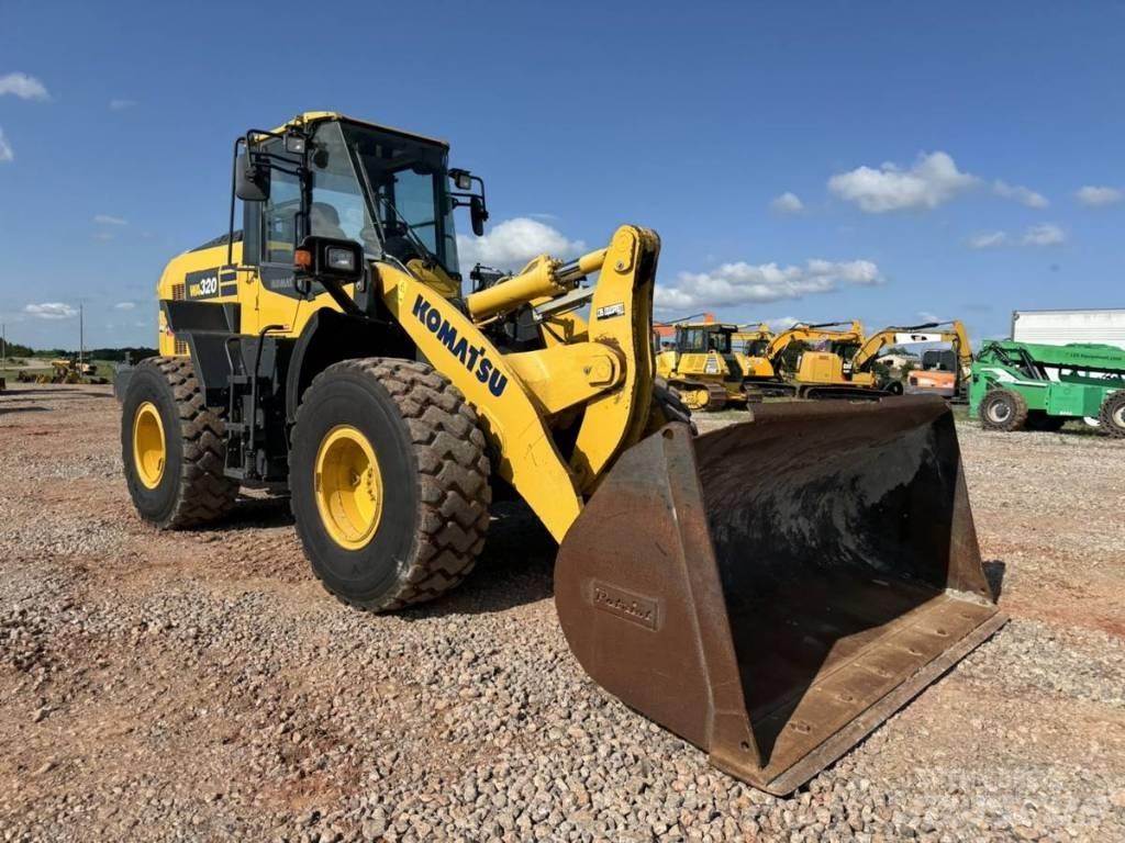 Komatsu WA 320 Фронтальные погрузчики