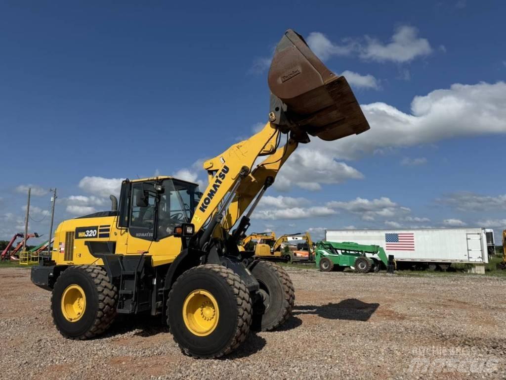Komatsu WA 320 Фронтальные погрузчики