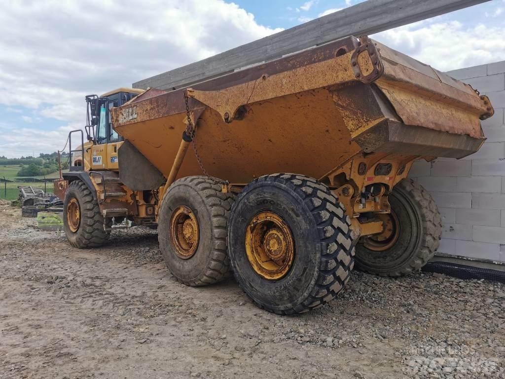 Bell B30D Шарнирно-сочленённые самосвалы