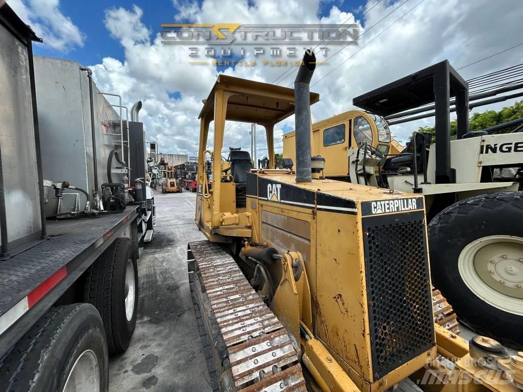 CAT D 3 C III Гусеничные бульдозеры