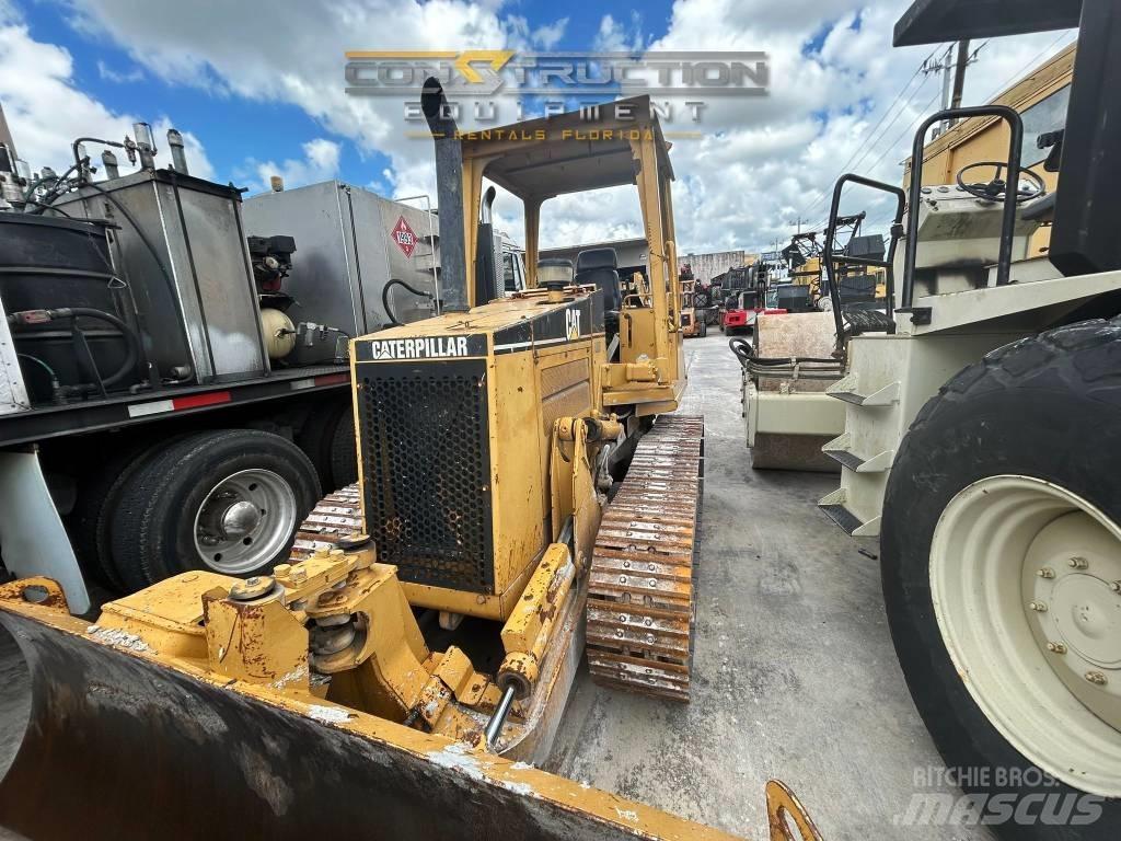 CAT D 3 C III Гусеничные бульдозеры