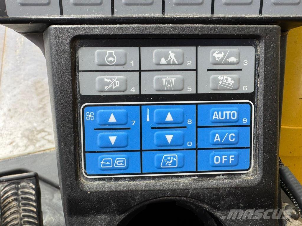 Komatsu PW180-11 Колёсные экскаваторы