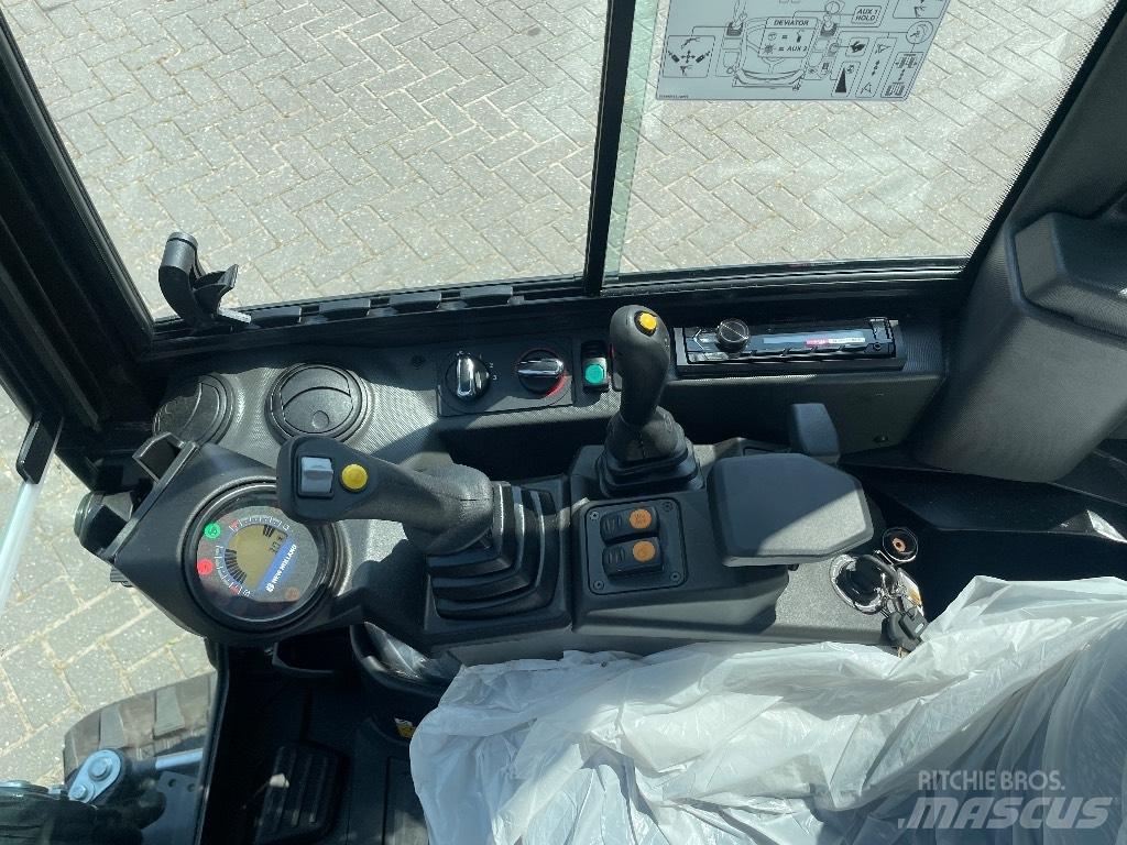 New Holland E19D Многофункциональные сельскохозяйственные погрузчики