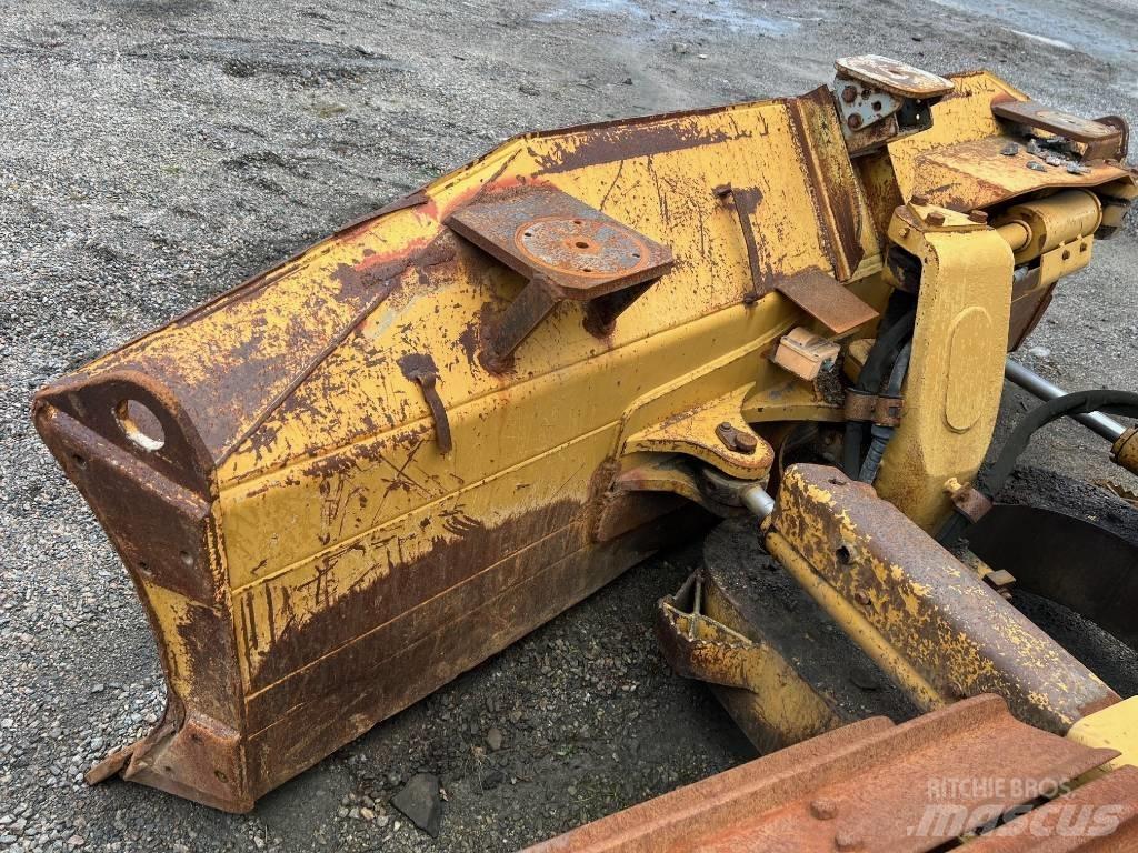 CAT D5N schaktblad Бульдозерные отвалы