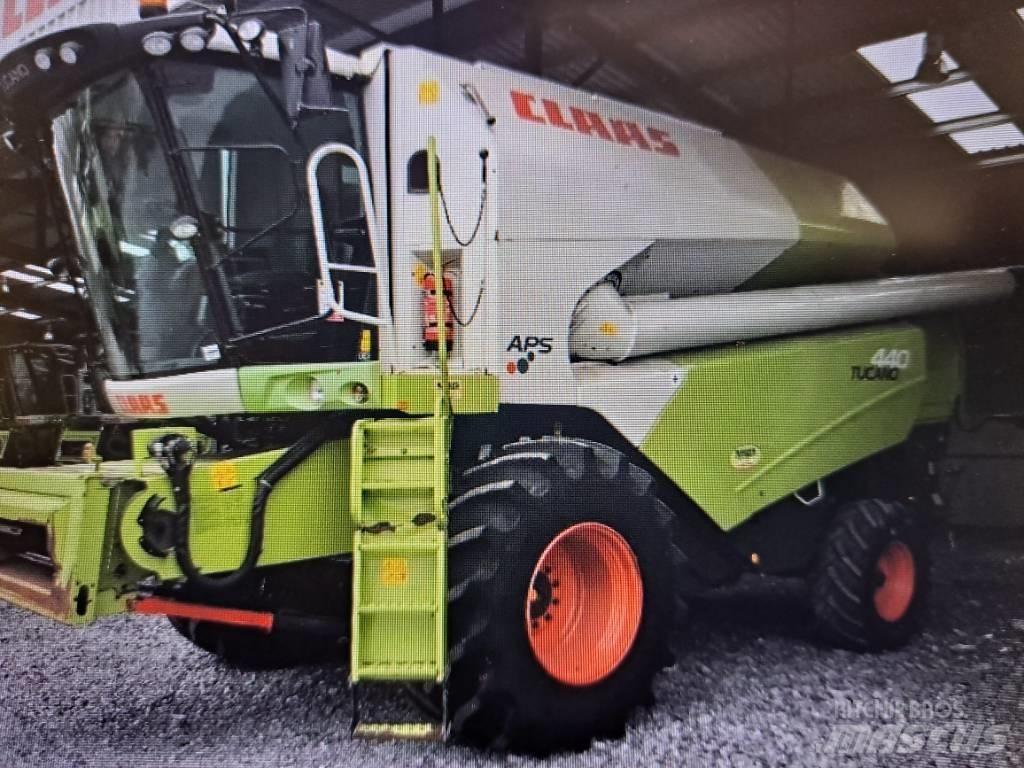 CLAAS Tucano 440 Зерноуборочные комбайны
