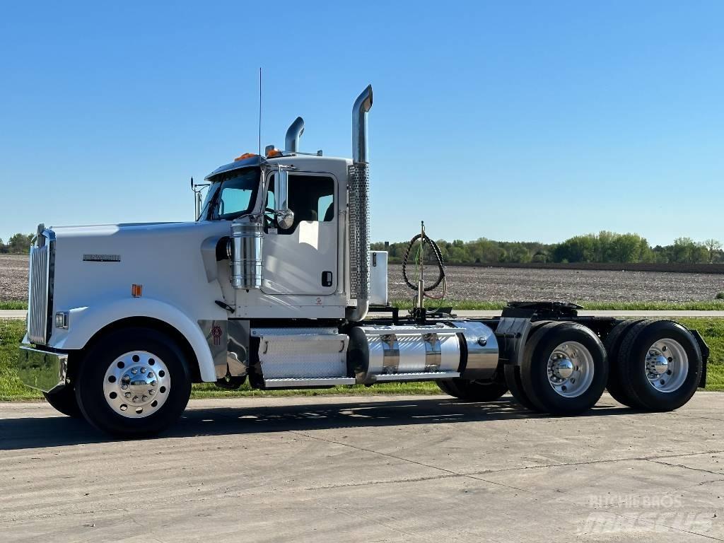 Kenworth W900 Седельные тягачи
