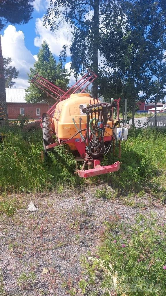 Junkkari 2300/12 Прицепные опрыскиватели