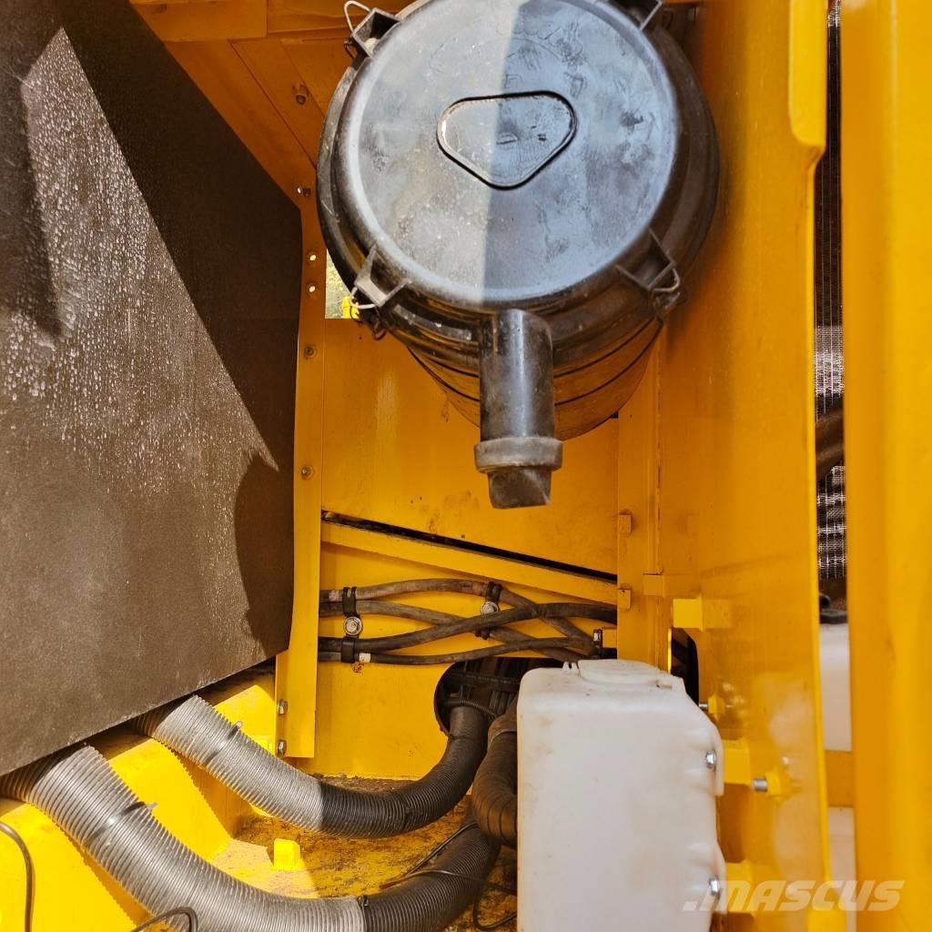 Komatsu PC 200-8 Гусеничные экскаваторы