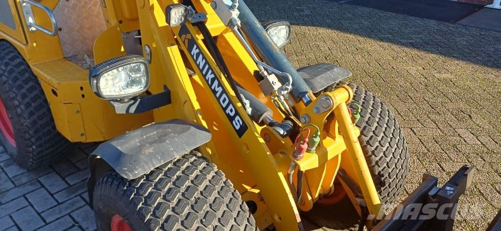 Knikmops KM 130 Малые погрузчики