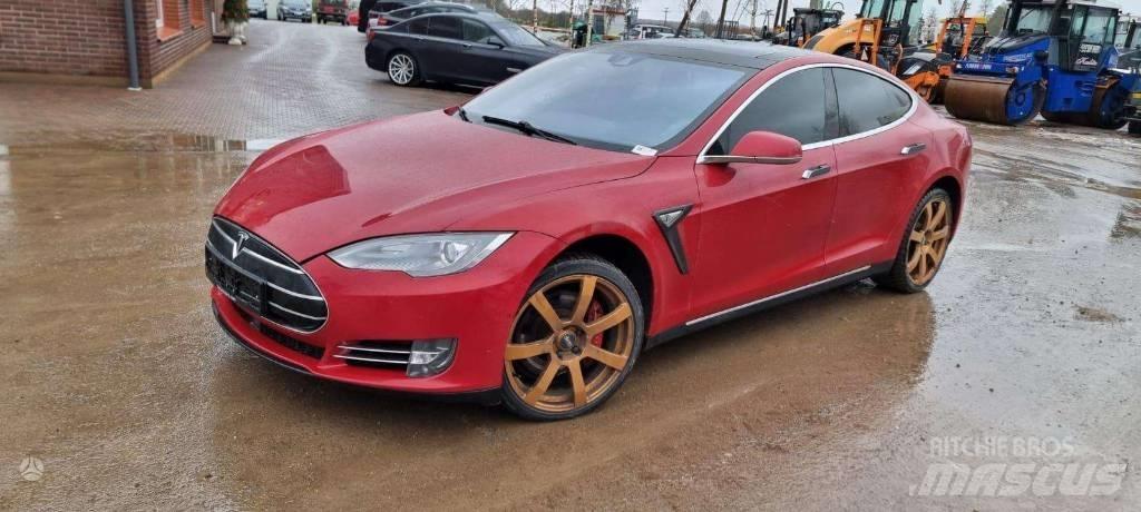Tesla Model S P85D Легковые автомобили