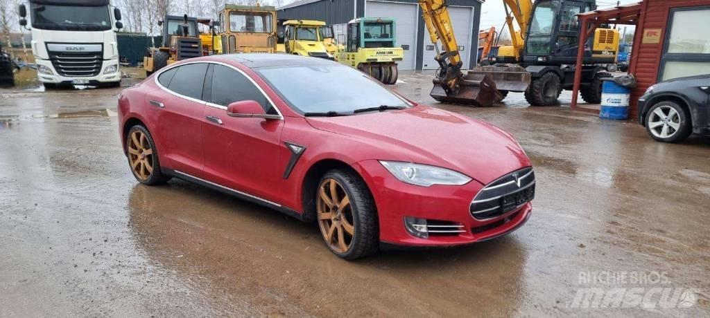 Tesla Model S P85D Легковые автомобили