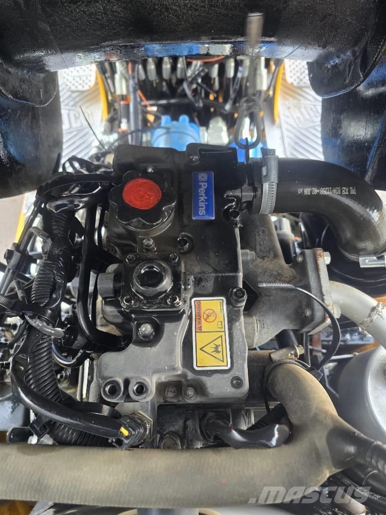 JCB 8008 CTS Мини-экскаваторы