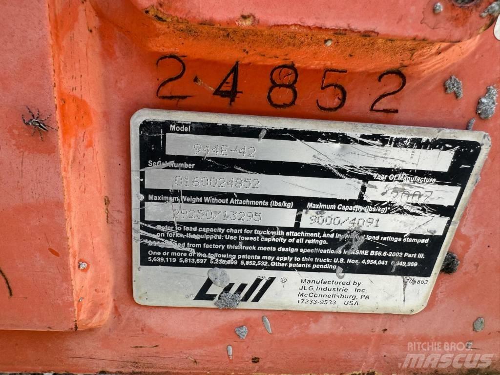 JLG 944 E-42 Телескопические погрузчики