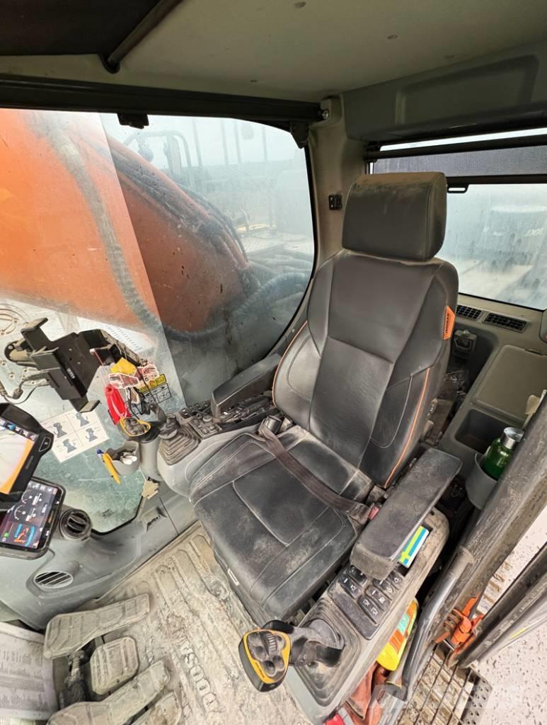 Develon DX 300 LC-7 Гусеничные экскаваторы