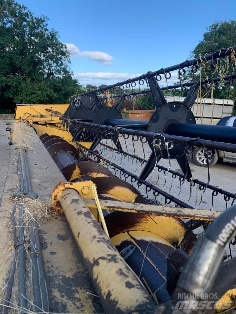 New Holland TX 34 Зерноуборочные комбайны
