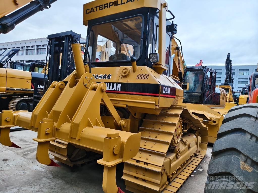 CAT D 5 M Гусеничные бульдозеры