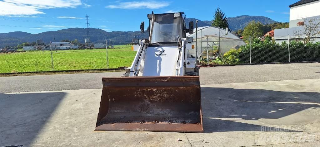Bobcat 2400 Фронтальные погрузчики