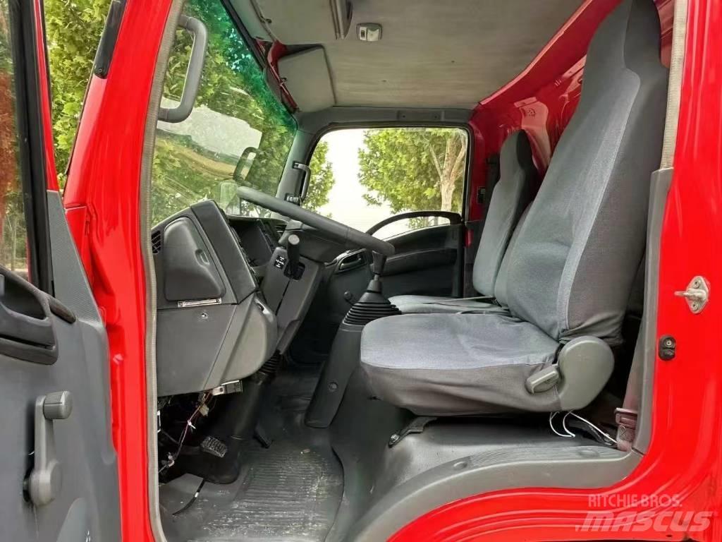 Isuzu ELF Комбинированные дорожные машины