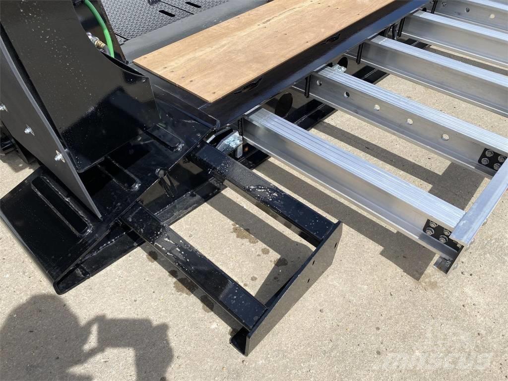 Jet TRI AXLE DETACH Низкорамные прицепы