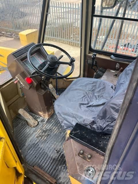 Komatsu WA 600-1 Фронтальные погрузчики