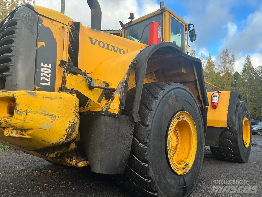 Volvo L 220 E Фронтальные погрузчики